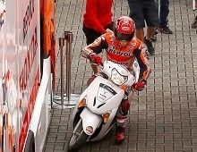 MotoGP - Assen Qualifications : Márquez sur son scooter