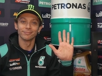 Coup de tonnerre sur le MotoGP : Valentino Rossi annonce sa retraite !