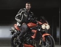 Triumph Street Triple et Street Triple R : 500 €uros en plus des 707 €uros d'accessoires offerts !!