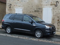 Essai - SsangYong Rodius 200 : gros coup de khôl pour le colosse