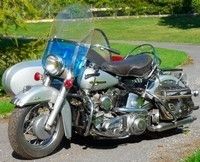 Vente aux enchères d’une trentaine de motos anciennes le 17 octobre 2010 à Fontainebleau.