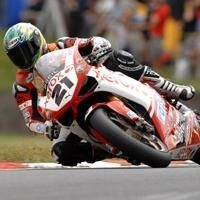 Superbike - Magny Cours M.2: Et de 50 pour Bayliss !