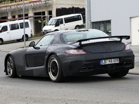 Surprise en vidéo : la future Mercedes SLS Black Series gronde