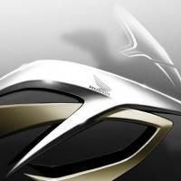 Nouveauté - Honda: Le blason ailé veut prendre la main sur le tout chemin