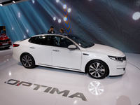 Kia Optima : dans la continuité - Vidéo en direct du salon de Francfort 2015