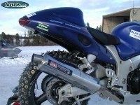 La photo du jour : moto et neige enfin compatible ?