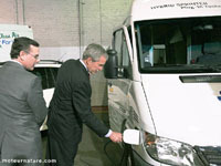 Bush inspecte le Mercedes Sprinter hybride !