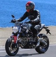 Photos volées: la prochaine Ducati Monster 800?