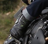 Essai longue durée Alpinestars Supertech R: deux versions s'opposent