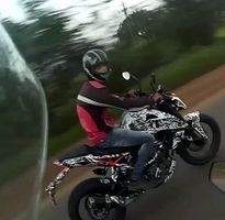 Vidéo - KTM: la nouvelle Duke 390 débusquée