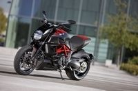 Nouveauté Ducati 2011 : Diavel & Diavel carbon au menu !!