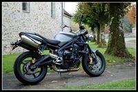 Essai vidéo - Triumph Street Triple R 2009 : Foncez prendre l’«R»