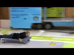 Paris 2008 : Aymeric teste la glisse au Mondial (gag)