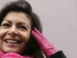 Nouvelle charge d'Anne Hidalgo contre l'auto