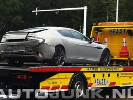 Une première Aston Martin Rapide crashée