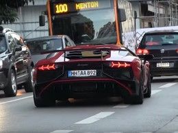 Louez une Lamborghini Aventador SV pour plus de 4000 € la journée