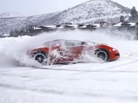 Une Veyron et une Aventador en donuts dans la neige