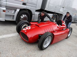 Vidéo Rétromobile - Visitez l'expo-évènement Fangio en avant-première