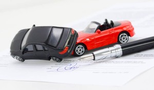 Assurances auto : des hausses modérées en 2022