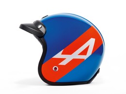 Renault et les Ateliers Ruby lancent une série limitée de casques Renault Alpine A110-50