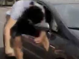 Video : s'installer dans une voiture en marche, est-ce possible ?