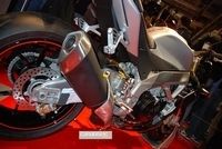 Salon de Milan 2010, en direct : Aprilia Tuono V4R APRC
