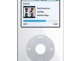 Plug & Drive: La prise iPod se généralise.