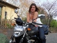 Paroles de motarde : Sonia et sa Yamaha FZ6