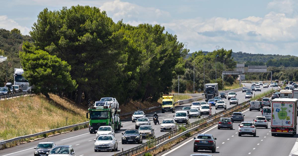 The motor routes of France, to the châteaux of Touraine, Biarritz, the