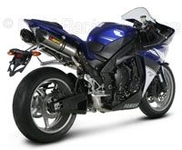 Akrapovic déjà sur le coup pour équiper la dernière R1 2009