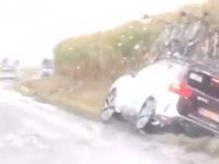L'étonnant accident d'une Citroën sur Paris-Roubaix
