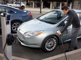 Ford et SunPower s'associent pour proposer des panneaux solaires aux acheteurs de la Focus électrique