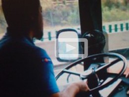 Viré pour avoir conduit son bus et lu un livre en même temps