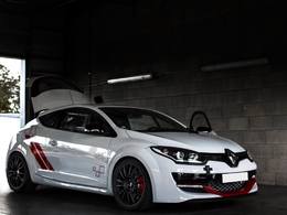 Megane 3 RS Trophy R Dijon Auto Racing, 450 chevaux !