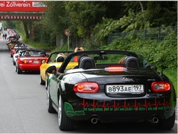 (J'aime de nuit) Record du monde battu: 459 Mazda MX-5 réunies au même endroit!