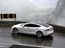 Tesla rappelle 90 000 Model S pour un problème de ceinture