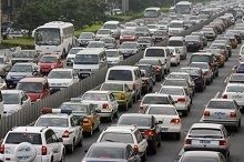 Paris: le trafic déborde sur les voies sur berge