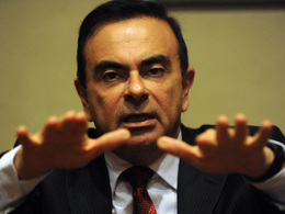 Renault: Carlos Ghosn en reprend pour quatre ans