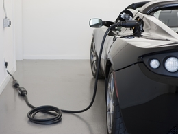 Tesla Roadster électrique : bientôt une nouvelle concession à Paris