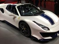 Ferrari 488 Pista Spider : à tombeau ouvert - Vidéo en direct du Mondial de l'Auto 2018