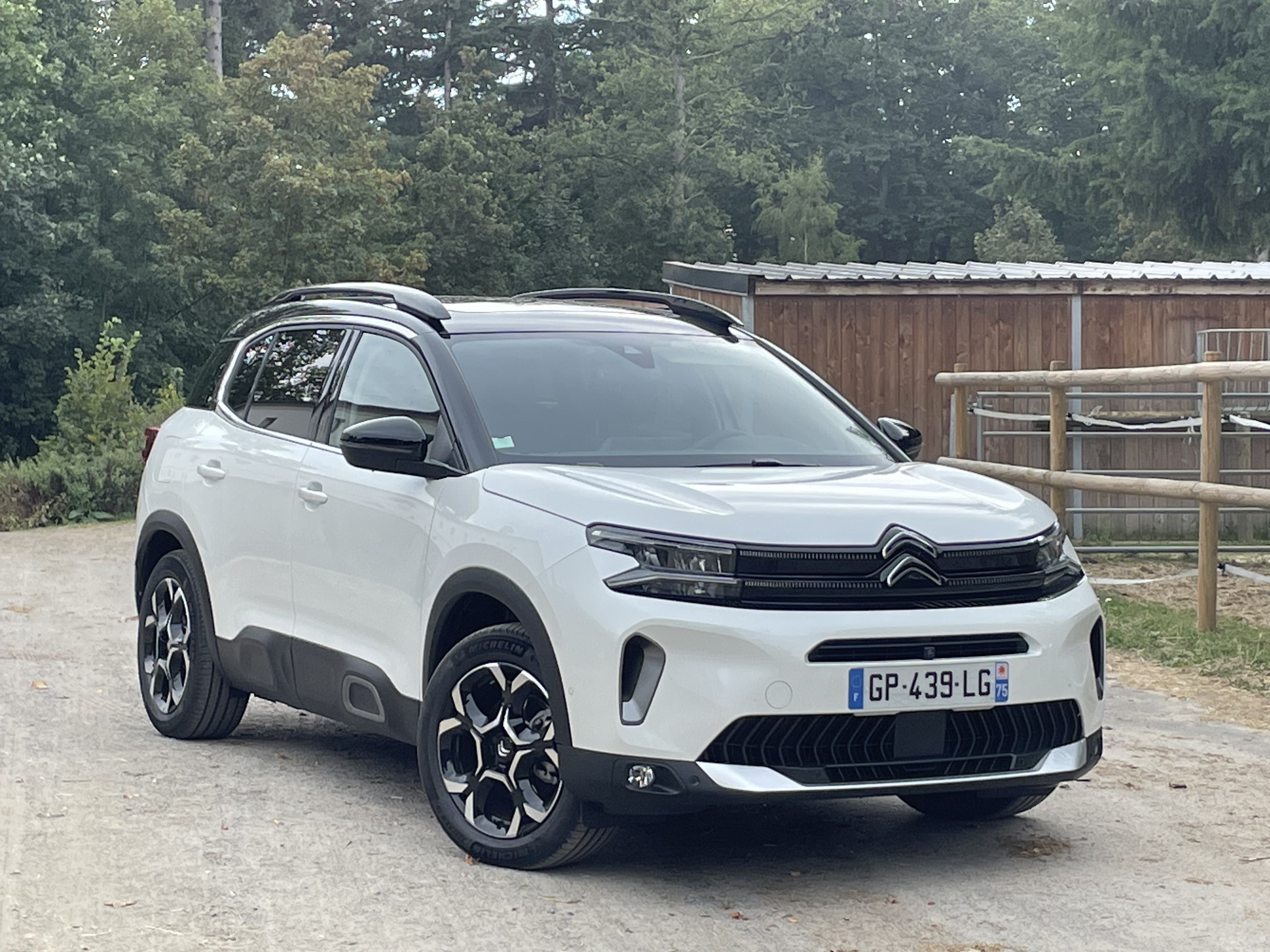 https://images.caradisiac.com/logos/8/8/1/6/278816/S0-essai-citroen-c5-aircross-hybrid-136-ch-2023-que-vaut-la-version-hybride-legere-204285.jpg