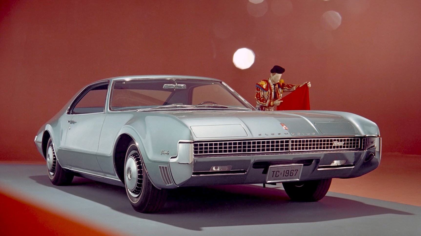 Solido Oldsmobile Toronado 1967 – Miniature 1/43, Couleur Or, Fabriquée En France