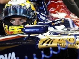 Alguersuari lorgnait sur le baquet de Webber