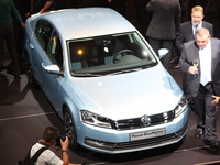 Mondial de l'Auto 2010 : Nouvelle Volkswagen Passat et Passat SW, les infos et les photos live de sa présentation