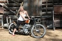 Moto & Sexy : Cafe Racer Babe #4