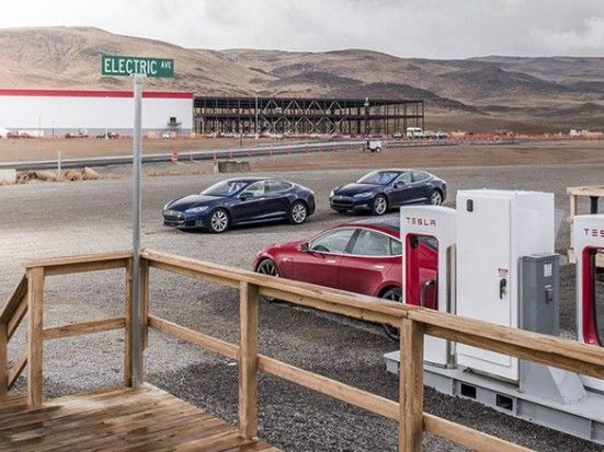 L'usine Tesla dans le Nevada est là 