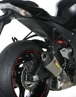 Kawasaki ZX-10R 2011: le silencieux Akrapovic dispo avant la moto...