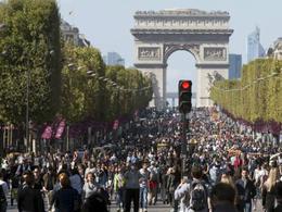 Au printemps, l'avenue des Champs Elysées sera réservée aux piétons un dimanche par mois