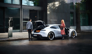 Porsche va ouvrir un millier de bornes gratuites pour ses clients