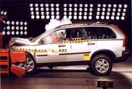 Le Volvo XC 90 et Renault Espace, derniers 5 étoilés aux crash-tests Euro Ncap